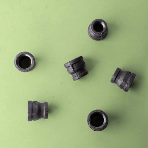Dope Reducing Coupling Three Quarters Inch To One Half Inch Pipe Decor Black Malleable Iron Fittings For DIY Vintage Industrial Pipe Furniture Build And Regular Plumbing Projects Six Pack Sturdy Construction, six black couplings