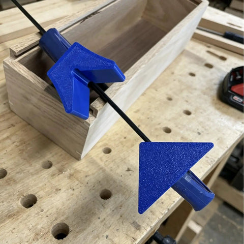 Fast 90 Degree Corner Clamp Adapter For Woodworking, Quick Change Jig with Quick Grip Bar Clamps holding a wooden box