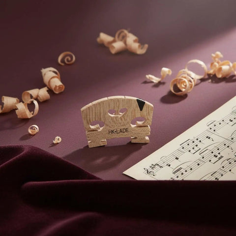 Violin Bridge Maple Replacement Part With Pre Cut String Grooves For No Fuss Install Handcrafted From Aged Maple For Stable Performance And Clear Resonant Tone Perfect For Students And Beginners Looking For An Easy Upgrade, aged maple bridge with pre-cut grooves