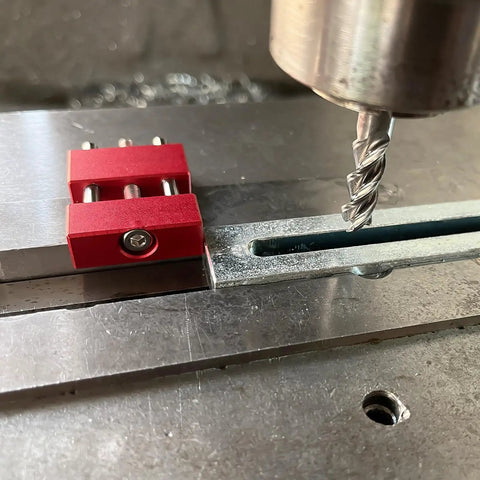 Speed Clamp Vise Work Stop Quick Clamp Jaw Kit for Milling Vises Aluminum Red Anodized Heavy Duty Clamping Set in use on milling machine.