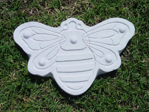 Bee Shaped Plastic Craft Mold For Concrete And Cement DIY Stepping Stone Mold Easy To Use For Creating Decorative Garden Stones