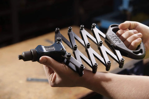 Compact Lightweight Lattice Riveter With Smooth Pop Rivet Action Heavy Duty One Hand Pin Puller Featuring Interchangeable Noses Built For No Sweat Daily Grinds And Pro Crew Hustles