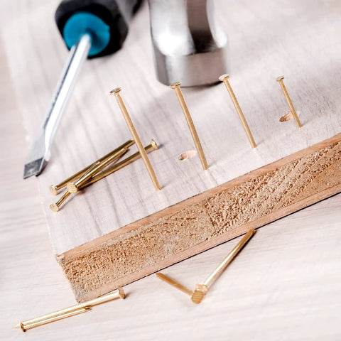 Gold Finish Nail Kit With 600 Nails In Four Sizes For Picture Hanging And Woodworking Includes Finishing Nails For Drywall