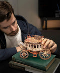 Stagecoach 3D Wooden Puzzle Kit For Adults Wind Up Music Box DIY Model Western Vehicle Craft Project Dope Gift For Ages 14 And Up Hands On Home Display, assembled stagecoach