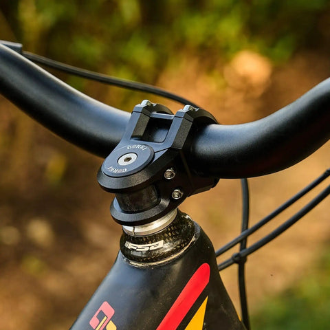 Short Mountain Bike Stem for 31.8mm Handlebars and 1 1/8 Inch Steerer, 35mm Length, 0 Degree Rise, Aluminum Alloy, Black installed