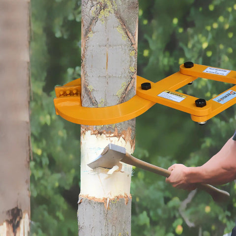 Industrial Pallet Puller Clamp 2204 lb Capacity Heavy Duty Steel Single Scissor clamping a tree for hoisting