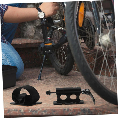 Heavy Duty Aluminum Roof Bike Mount With Quick Release Front Fork Clamp And Retaining Clip in use with bicycle