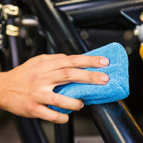 Premium Microfiber Applicator Pads With Soft Foam Core For Wax, Sealant, Dressings And Conditioners, 8 Pack For Easy, Smooth Car Care On Paint, Glass, Metal And Plastic Surfaces, blue pad on car surface