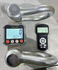 Beefy Digital Pull Dynamometer Crane Scale For Ropes And Cables 10 Ton Capacity 22000 Lbs Wireless Meter With Peak Hold Tare Zero Accumulating Weight 90mm Shackles Rope Tension Gauge For Lifts, side view with display and remote
