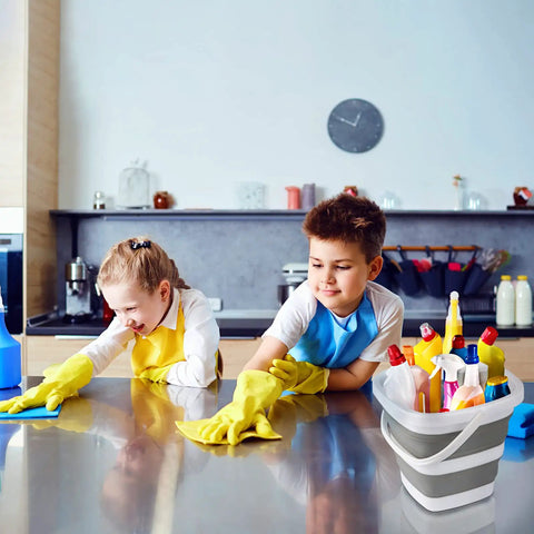Children cleaning with Foldable Collapsible Water Bucket 5 Liter One Point Three Gallon Grab N Go Home Cleaning Indoor Outdoor