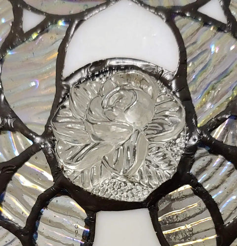 Close-up of floral design on Vintage Tiffany Style Stained Glass Table Lamp 22 Inch Tall With White And Gray Mahogany Floral Shade