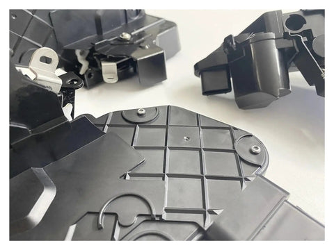 Close-up of Land Rover Beefed Up Door Lock Actuator Power Latch Replacement For Discovery LR3 LR4 Range Rover Sport Evoque 2004 2016