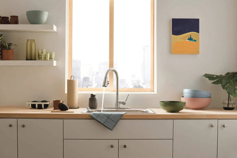 Precept Pull-Down Kitchen Faucet, 1.5 GPM Flow, stainless finish, 3-function sprayer, kitchen installation, modern design