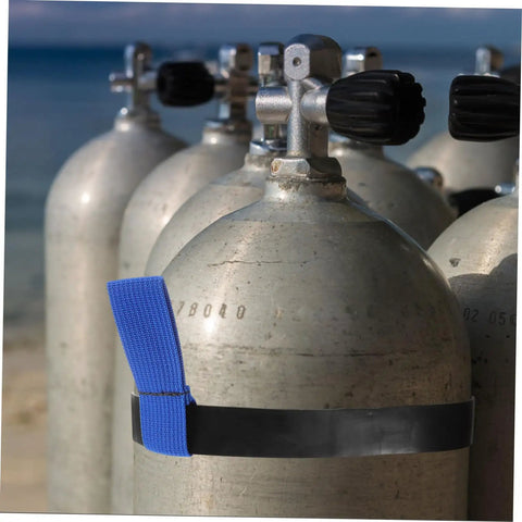 Scuba Tank Holder Belt for Diving Gear, No Fuss Attachment Strap System for Oxygen and Decompression Tanks on metal cylinders
