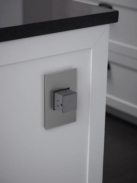 Magnesium 15 Amp 1 Gang Pop Out Outlet With Matching Wall Plate Kid Proof Tamper Resistant Shutter System Easy Access To Power