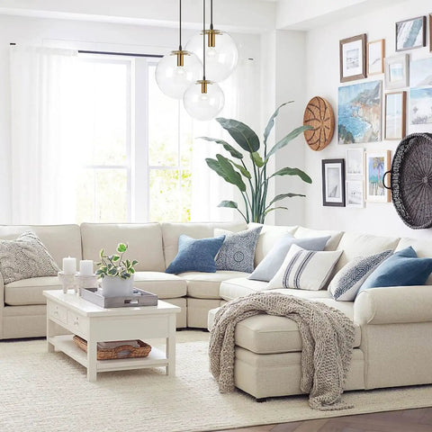 Glass Ball Lampshade Pendant Light With E27 Socket Vintage Brass Gold Head Hanging Droplight in modern living room.