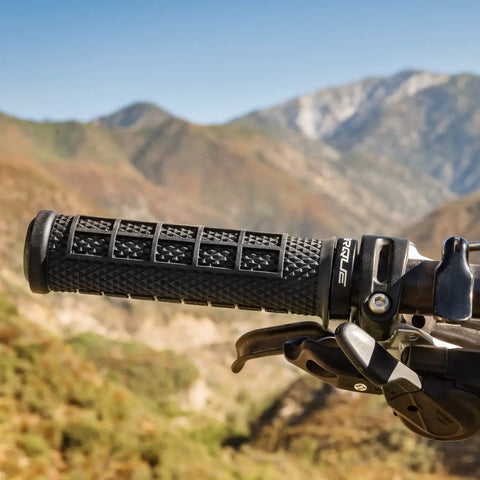 Grapple Mountain Bike Handlebar Grips With Lock On Ring For MTB And BMX Unique Multidirectional Ergonomic Pattern Non Slip TPR