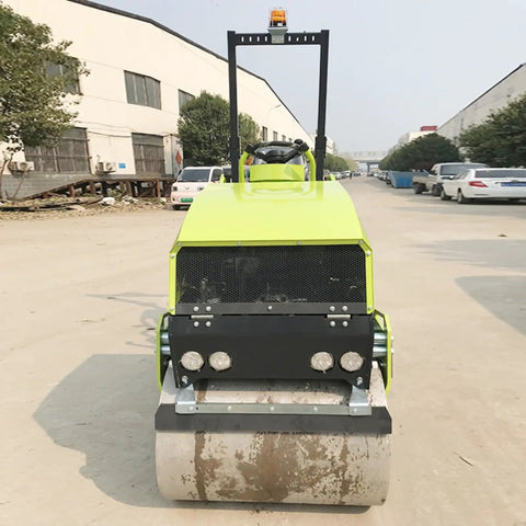 Heavy Duty 800kg Hydraulic Double Drum Vibratory Road Roller Crushes Pavement Repair Jobs With Rock Solid Asphalt Surface Leveling Gear built tough for crews on a tight schedule.