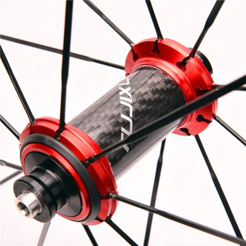Close-up of carbon fiber tube hub on 700C Road Bike Wheelset 40mm Rim Depth Ultralight Aluminum Rim Quick Release Reflective Brake