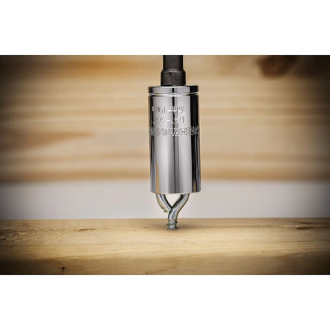 Three Eighth Inch Drive Universal Socket With Adapter for Auto Adjusting from One Quarter to Three Quarters Inch and Seven to Nineteen Millimeter in use