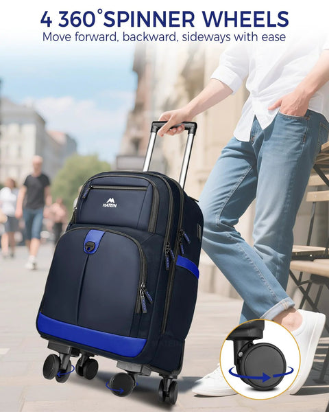 Person, die einen dunkelblauen Rucksack mit vier Rollen, USB-Ladeanschluss und wasserabweisender roller zieht