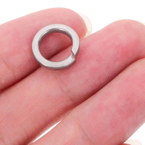 100 Pcs M8 Split Lock Spring Washers Made From 304 Stainless Steel for Screws and Fasteners held in hand