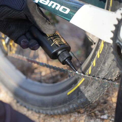 Graphite Bicycle Lubricant With Submicron Graphite And Ceramic Additives Wax Formula 120 Ml For MTB And Road Bikes applied to chain