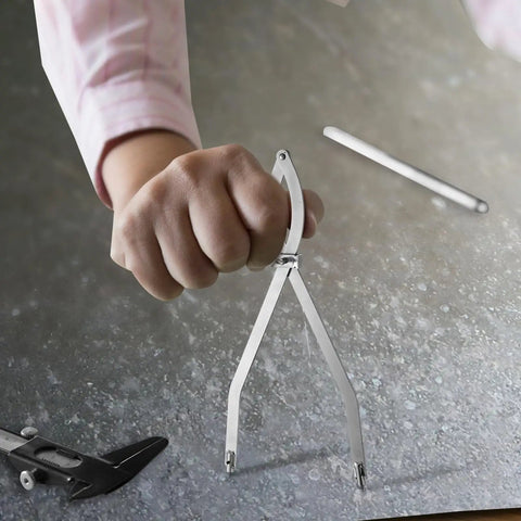 24 Inch Radius Divider Tool For Metalworking And Woodworking Precision Scriber With Replaceable Points and Re Sharpenable Tip in use