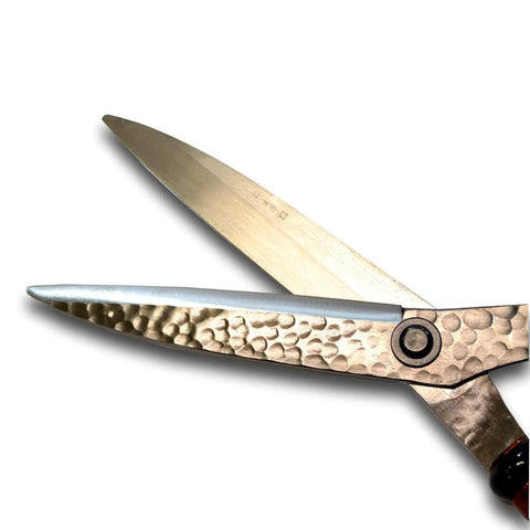 Close-up of Heavy Duty 27 Inch Hedge Shears For Garden Pruning And Border Trimming Long Handle Professional Hedge Clippers With Hammered Pattern Blade