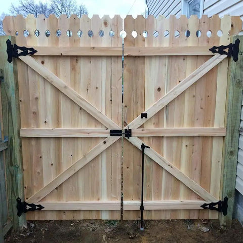 Wooden fence with 18 Inch Drop Cane Bolt Gate Latch, Beefy Heavy Duty Black Solid Steel Ground Drop Rod For Wood Metal PVC Vinyl Fences And Doors