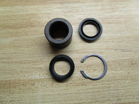Hydraulic Seal Kit R432015242 P-068148-K0000 components for Rexroth Bosch pumps cylinders, O-rings, gaskets on wooden surface