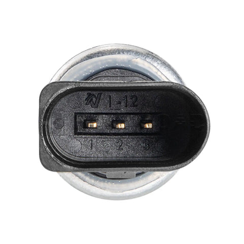 Close-up of plug connector on AC Pressure Sensor Switch For Volkswagen Golf GTI Jetta Passat Tiguan And Audi A3 Q3 Q7 Easy Install.