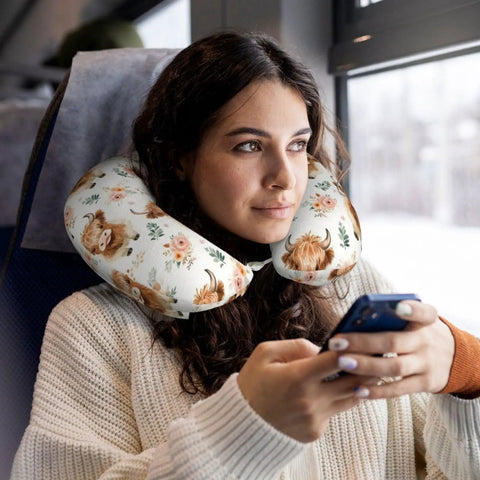 Cute Highland Cow Memory Foam Travel Pillow For Neck Support U Shaped Travel Cushion For Airplane Car And Office