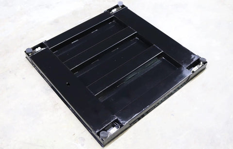 Heavy Duty 40 By 40 Inch Industrial Floor Scale With 5000 Lb Capacity And One Pound Accuracy, black steel deck view.
