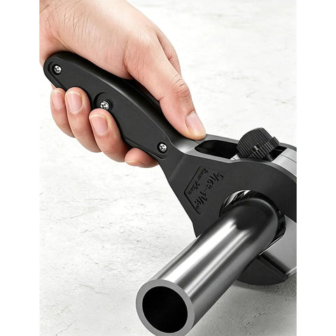 Ratcheting Tubing Cutter Tool For Single Hand Operation Cuts Copper PVC And Metal Pipes Easily with durable alloy steel construction