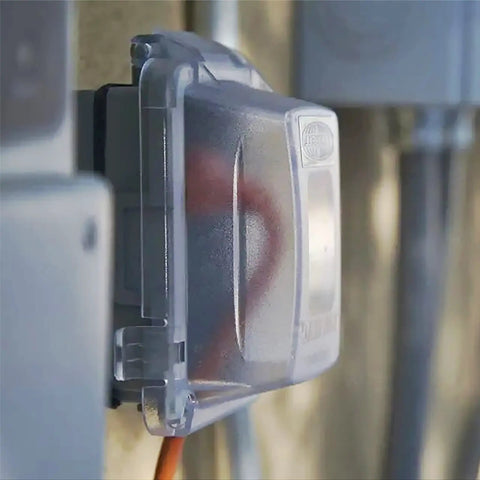 Extra Duty Weatherproof In-Use 1-Gang Outlet Cover For Outdoor Electrical Boxes Horizontal Or Vertical 16-In-1 Clear