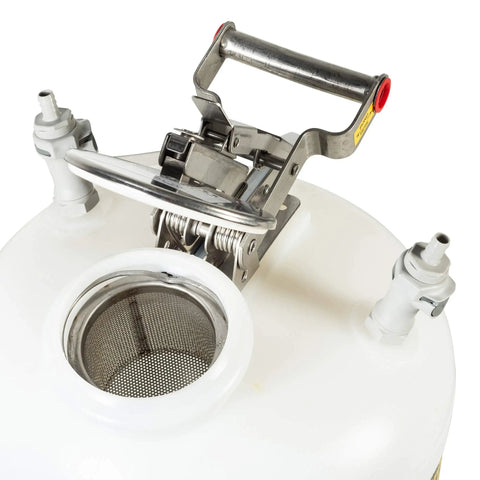 Heavy Duty Polyethylene Safety Disposal Can With Quick Disconnect Valve Vapor And Flame Resistant Shielding top view showing stainless steel flame arrester.