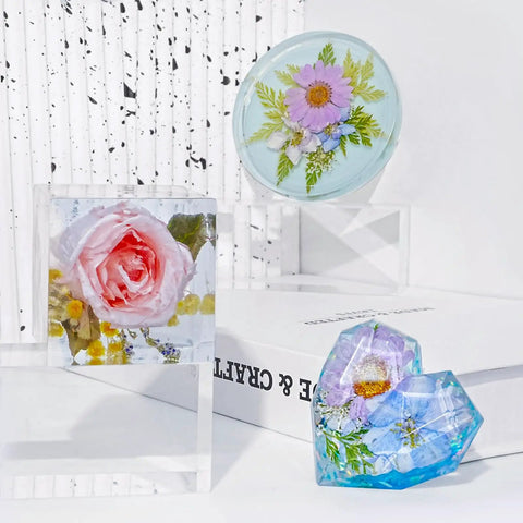 Epoxy Resin Kit With Molds For Newbies 18 Oz Clear Hard Resin Starter Casting Arts And Crafts DIY Gift Set showcasing floral resin art