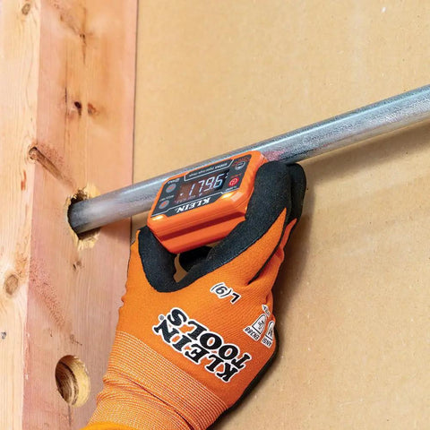 Digital Level And Angle Gauge With LED Alert And Angle Setter, Measures 0 To 90 And 0 To 180 Degrees on metal pipe