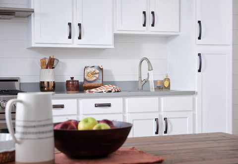 Parkwood Single Handle Pullout Kitchen Faucet With Dual Sprayer Aerated Stream Or Spray Stainless Finish in modern kitchen.