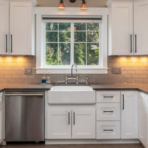 Modern kitchen with 10 Pack 5 Inch Matte Black Cabinet Pulls Zinc Alloy Kitchen Cabinet Handles on white cabinets.