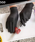 Person wearing Durable Nitrile Disposable Gloves 4 Mil Thick 1000 Count Powder Free Latex Free Food Safe For Cooking Kitchen