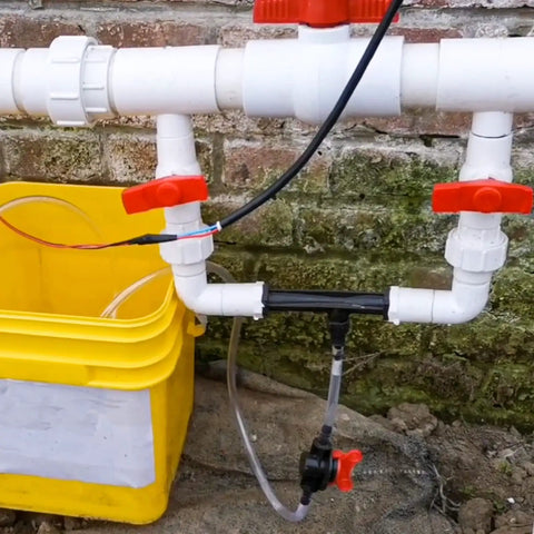 Venturi Fertilizer Injector Kit Three Quarter Inch Water Inlet Outlet NPT Garden Irrigation Mixer in use