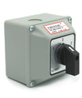 High Current 25A Rotary Changeover Switch For Solar Power Rig Setup With Exterior Box, 3 Position 2 Pole 8 Terminal visible