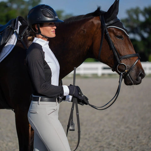 Padded Dressage Bridle With Reins And Removable Flash In Black For Warmbloods All Day Comfort. Equestrian with black bridle.