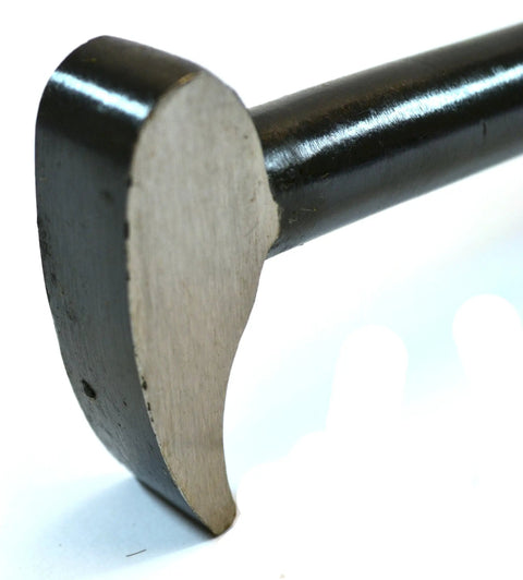 Close-up view of the forged roll head of the 20 Inch Roll Head Pry Bar Heavy Duty Prying Tool Made From Chrome Vanadium Steel Forged Construction