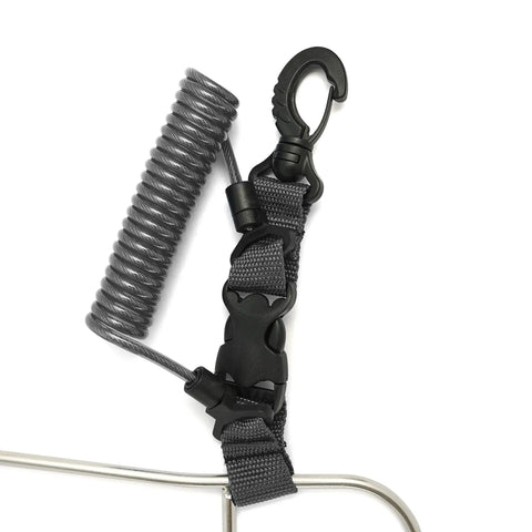 Offshore Kayak And Spearfishing Stainless Steel Fish Stringer Clip With 36 Inch Steel Core Lanyard detail shot