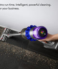 V15 Detect Pro Cordless Vacuum Cleaner With Smart Debris Sensing And Power Trigger cleaning debris on carpet and floor edge