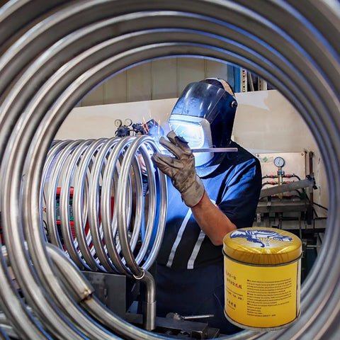 Welder using Anti Spatter Welding Nozzle Gel For MIG Nozzles And Tips Keeps Your Nozzle Clean Prevents Clogs And Erratic Operation