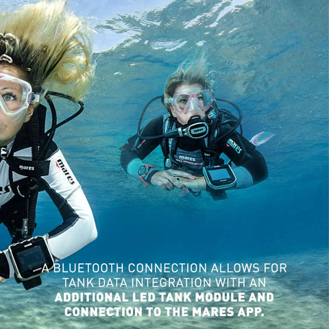Divers using Genius Scuba Dive Computer With Ergonomic Wrist Mount Built For Everyday And Technical Dives Multi Mode Operation